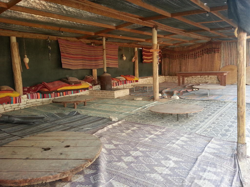 Incense And Spice Route Inn Zofar Стая снимка