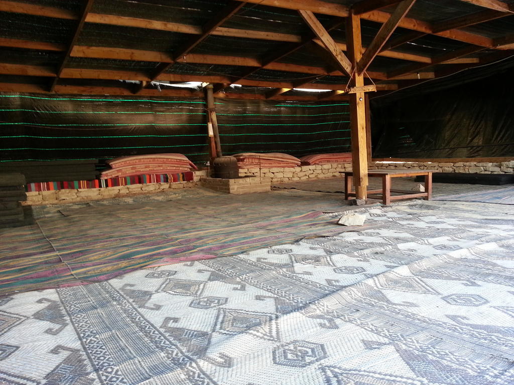 Incense And Spice Route Inn Zofar Стая снимка